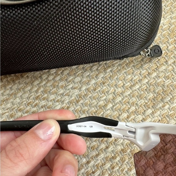 Oakley Radar Sunglasses - Picture 3 of 11